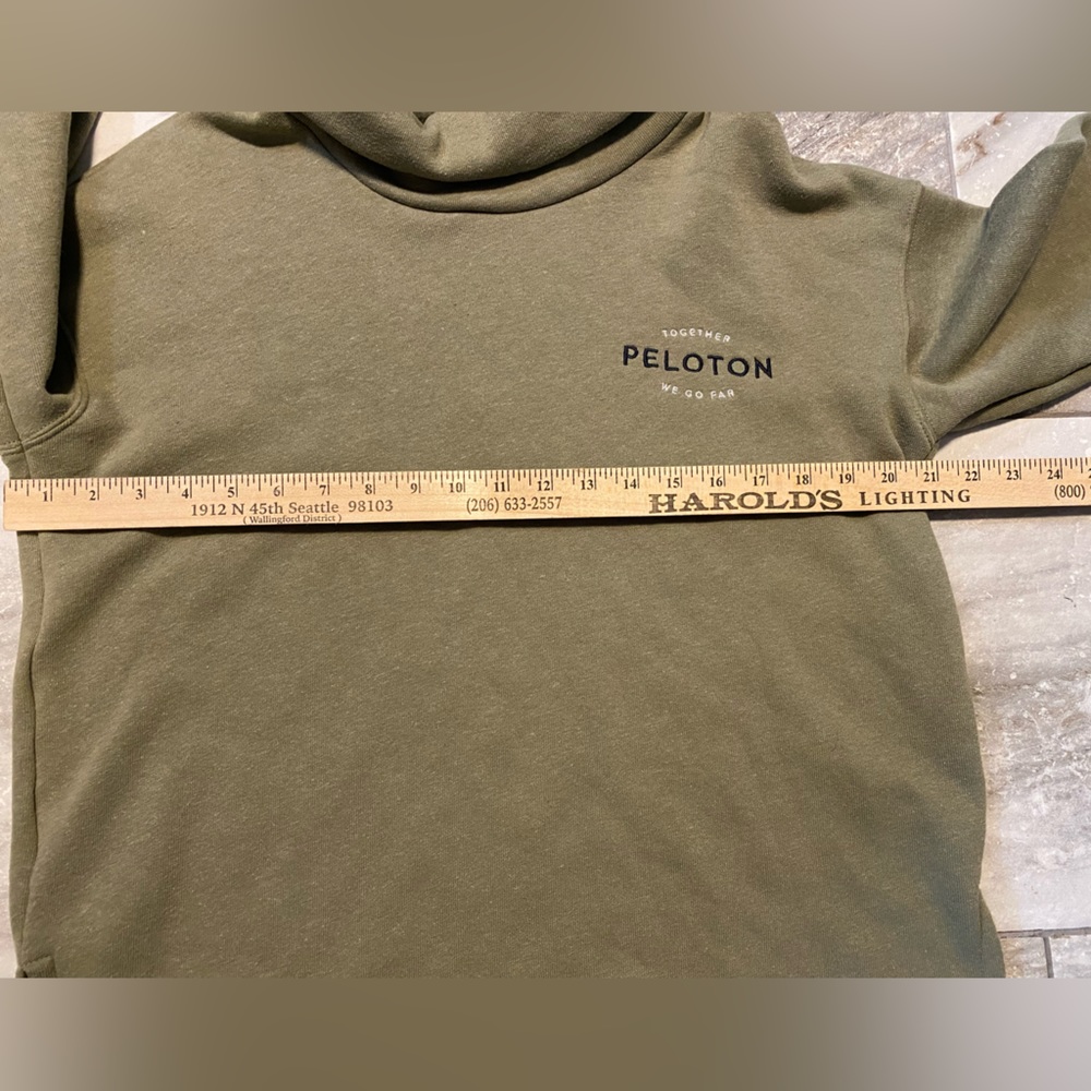 Peloton Sweatshirt Green Together We Go Far Womens Small Turtleneck Cowl Neck - Picture 7 of 9
